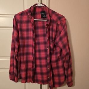 American Eagle Outfitters Red and Black Casual Button Down Shirt